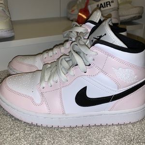 Women’s Air Jordan 1 Mid
